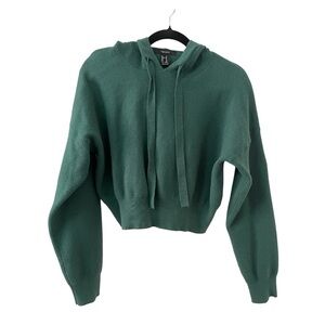 Forever 21 Cropped dark green hoodie Size Medium